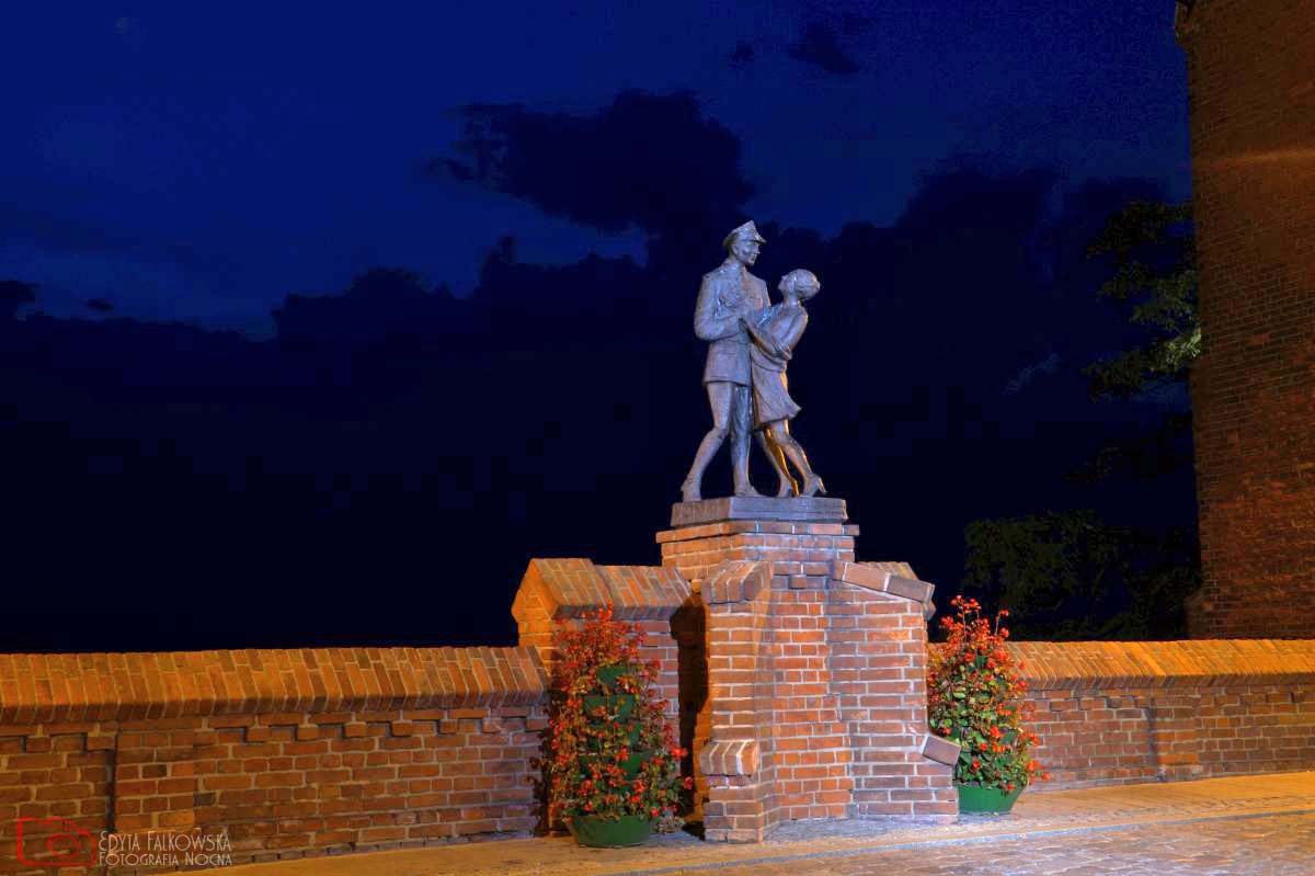 Pomnik Ułana z dziewczyną