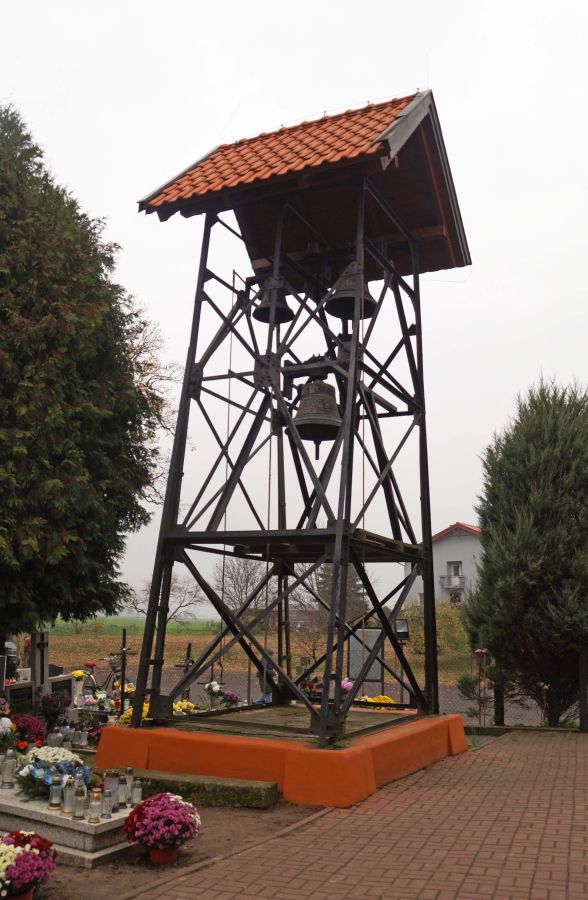 Dzwonnica przy Kościele w Wielkim Lubieniu